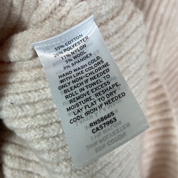NWT Treasure & Bond Oatmeal Ribbed V-Neck Sweater Medium - Picture 6 of 6